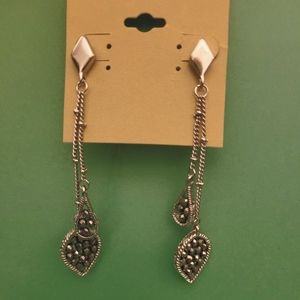 Women's earrings